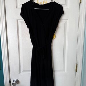 ✨Ana Black Tie Dress✨